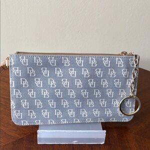 Dooney Bourke monogram, wristlet Clutch Canvas gray/cream missing wristlet strap